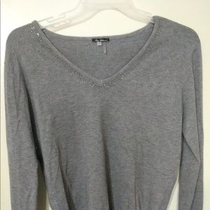 COPY - Cute sweater with rhinestone detail on neckline